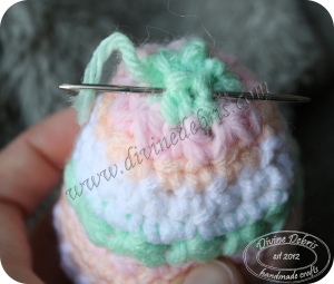 Crochet Easter egg (detail) by Divine Debris